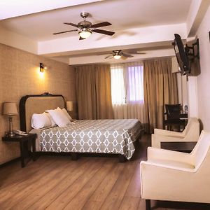 Hotel Clara Luna